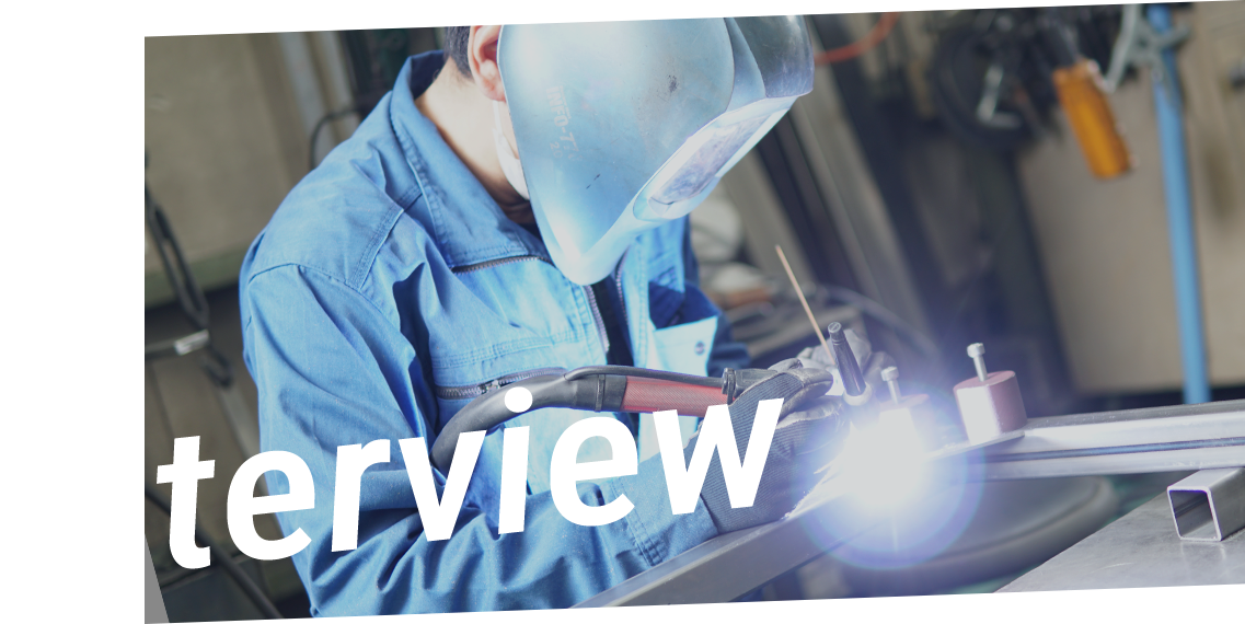 社員が仕事を楽しむ様子